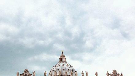 Düstere Stimmung. Organisationschaos, Mobbing, Eifersucht, Vertuschung: Die jüngsten Enthüllungen lassen den Vatikan in keinem guten Licht erscheinen. Foto: Reuters