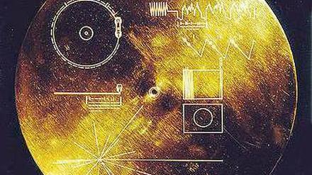 Die Erde in 115 Bildern und dazu Grüße in 55 Sprachen hat die Nasa auf der Platte mit „Voyager-1“ 1977 ins All geschickt. Foto: AFP