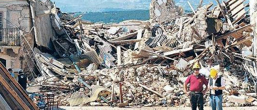 Die Bewohner sollten in die Häuser zurückkehren, sagten die Wissenschaftler vor dem großen Beben 2009. 