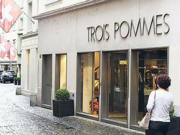„Trois Pommes“. Die Edel-Boutique von Trudi Götz in Zürichs Altstadt. 