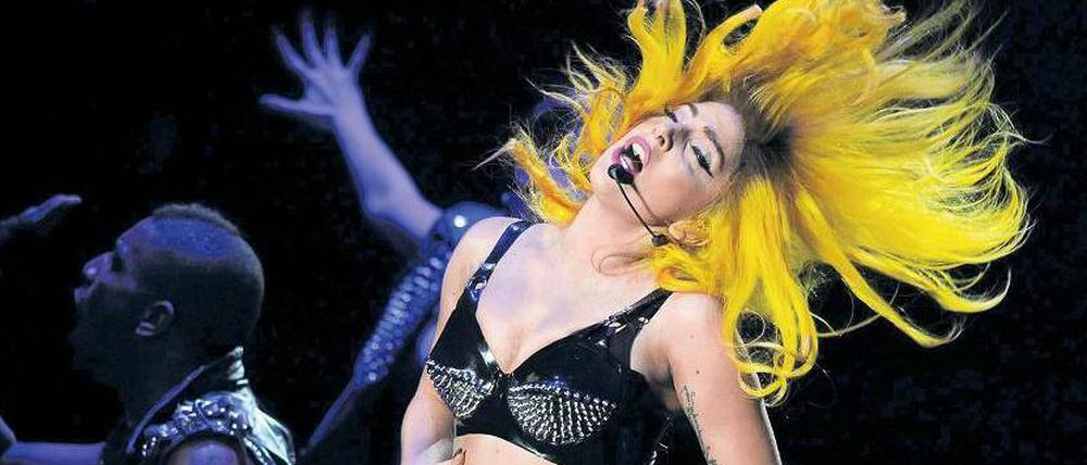 Will mit allen Mitteln wieder an die Spitze: Lady Gaga. Ihre Single „Applause“ fiel bei Fans und Kritikern allerdings durch. 