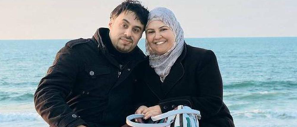 Glückliche Stunden. Dalia und Rashed bei ihrem bisher letzten Treffen vor vier Jahren in Gaza – als sie sich verlobten. Verheiratet sind sie bisher nicht.