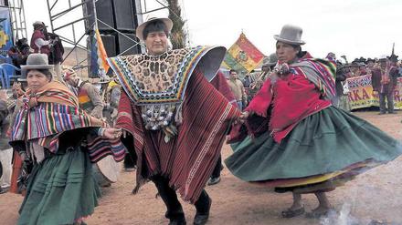 Tanzen für den Regen. Boliviens Präsident Evo Morales.
