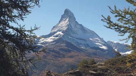 Das Matterhorn trägt noch Schnee, doch in tieferen Regionen schmelzen die Gletscher. 