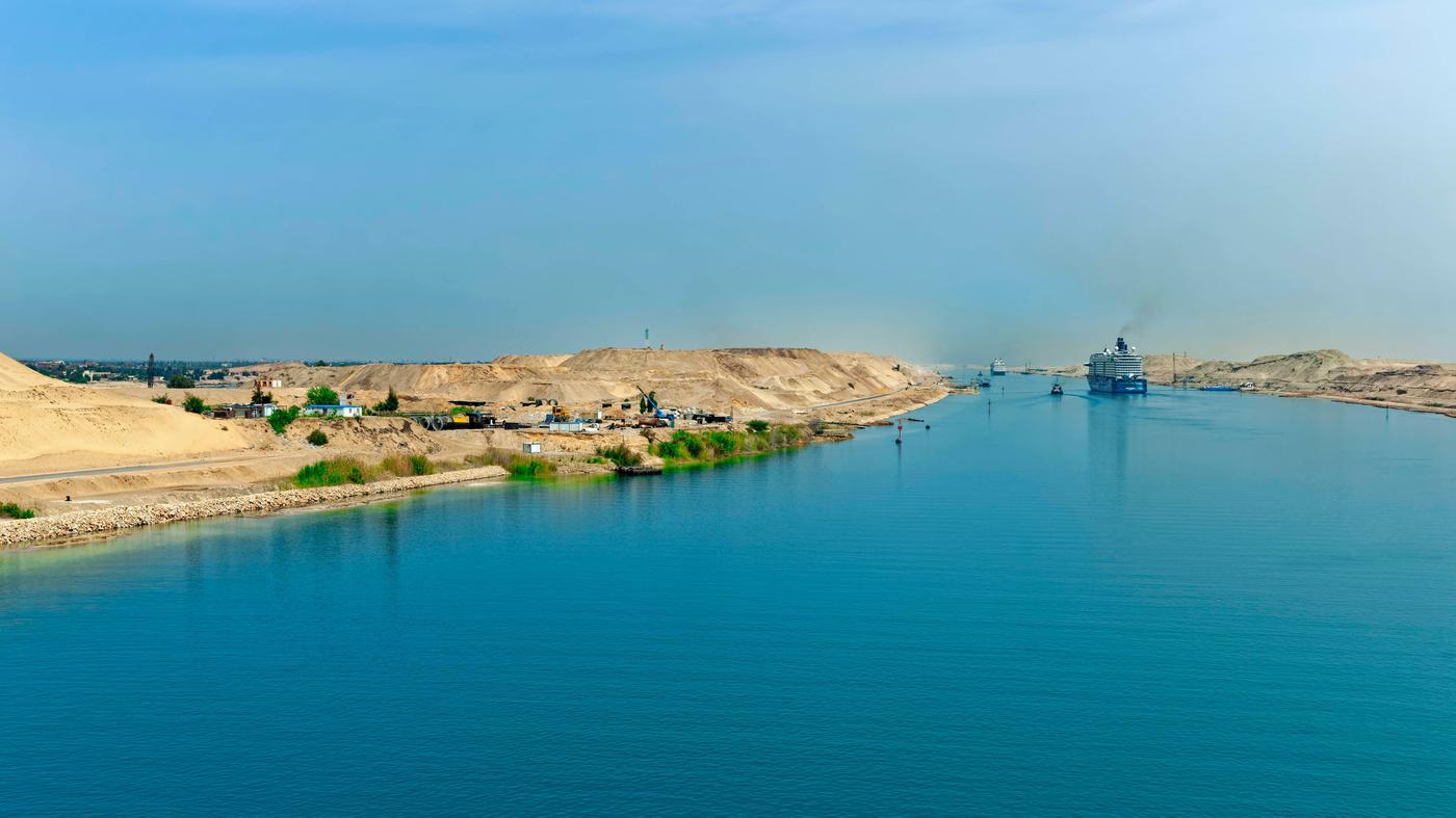  225 Meter langer Frachter: Erneut Schiff im Suezkanal steckengeblieben 