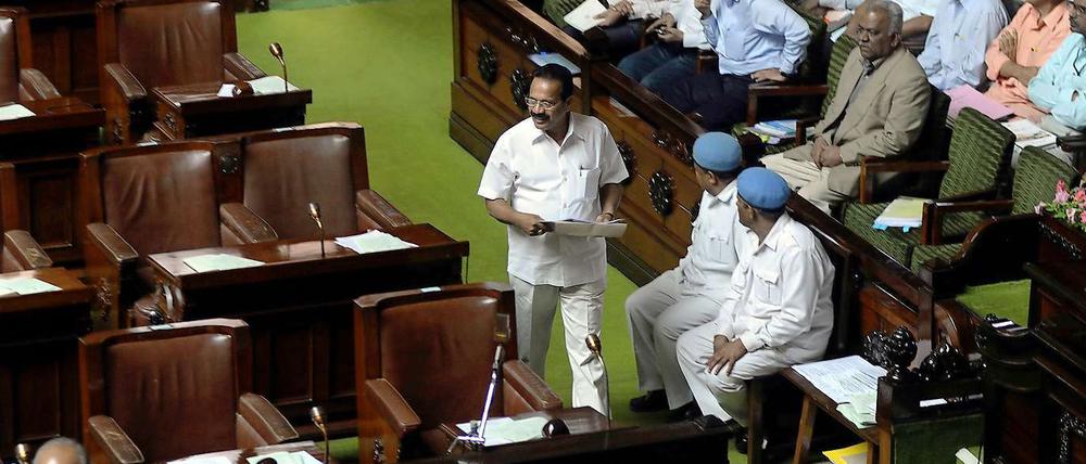 Das Parlament im südindischen Bundesstaat Karnataka: Drei Minister treten wegen Pornovorwürfern zurück
