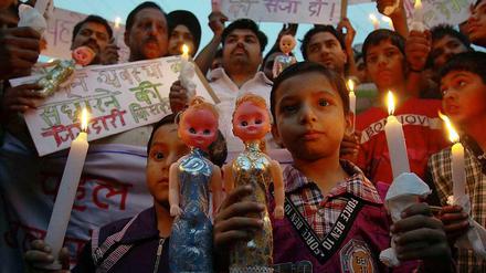 Erst am 22. April wurde ein fünfjähriges Mädchen im indischen Amritsar missbraucht. Indische Bürger der Region demonstrierten bei einem Umzug ihre Solidarität mit dem Mädchen.