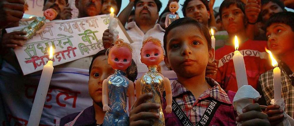 Erst am 22. April wurde ein fünfjähriges Mädchen im indischen Amritsar missbraucht. Indische Bürger der Region demonstrierten bei einem Umzug ihre Solidarität mit dem Mädchen.