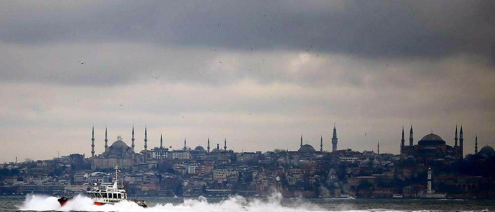 Das Stadtbild von Istanbul bestimmen weiterhin die Minarette von Moscheen.