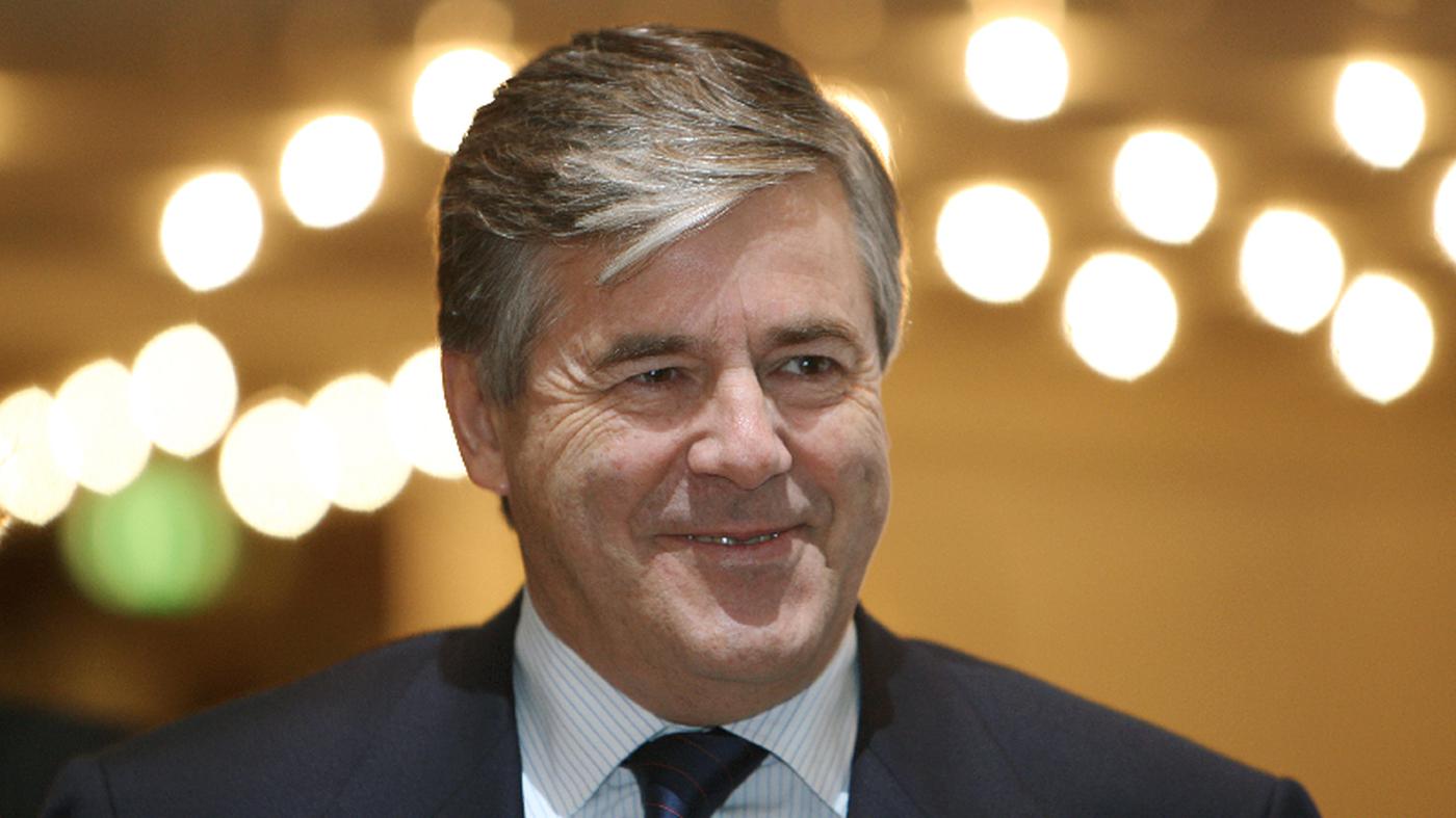 Deutsche Bank Ackermann nach Kreislaufkollaps wieder wohlauf