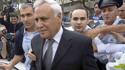 30. Dezember: Israels ehemaliger Präsident Mosche Katsav ist wegen Vergewaltigung in zwei Fällen und sexueller Nötigung schuldig gesprochen worden. Das Tel Aviver Bezirksgericht verkündete das schwerwiegende Urteil gegen den 65-Jährigen. Das Strafmaß wurde im März 2011 verkündet: Sieben Jahre Haft für Israels Ex-Präsident.