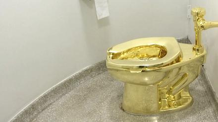 Dieses Archiv-Video-Standbild zeigt die 18-karätige goldene Toilette "America".