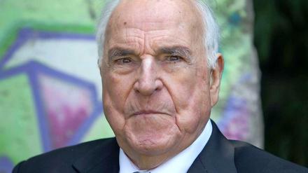 Altkanzler Helmut Kohl am 16. Mai 2014 in Oggersheim. Kohl gibt ins einem neuen Buch seinem Nachfolger Gerhard Schröder die Schuld an der Schuldenkrise in der Eurozone.