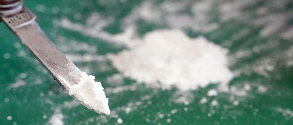 Kokain auf einer Messerspitze (Symbolfoto).