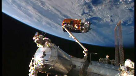 Die Transportkapsel Kounotori trifft am Dienstag an der Internationalen Raumstation ISS ein. An Bort der Kapsel befinden sich auch mehrere Proben Whisky, die im All testweise reifen sollen. 