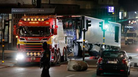 Für den Terroranschlag in der Stockholmer Innenstadt mit fünf Toten muss ein IS-Anhänger lebenslang ins Gefängnis.