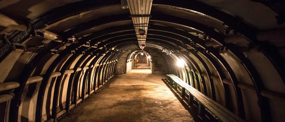 Eine Foto aus dem Jahre 2014 zeigt das Tunnelsystem in der polnischen Stadt Walbrzych (Waldenburg) in Niederschlesien. Wurde hier ein gepanzerter Zug der Nazis gefunden? 