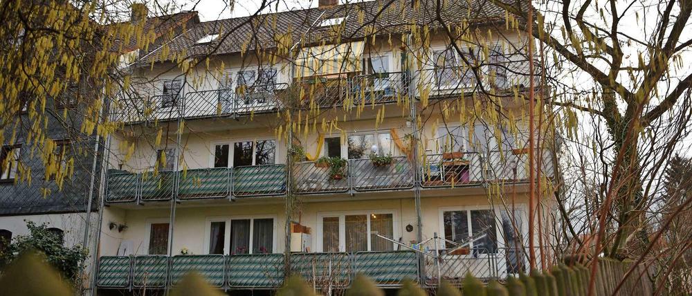 In diesem Haus in Lohfelden bei Kassel lag eine Seniorin fast eineinhalb Jahre tot in ihrer Wohnung. 