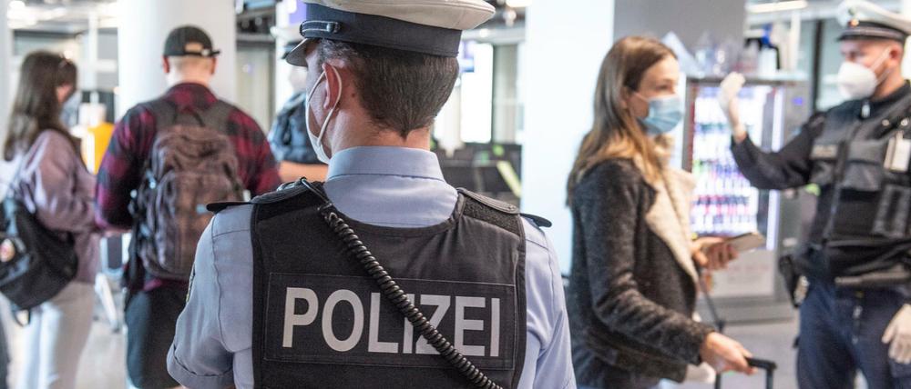 Die Bundespolizei am Flughafen Frankfurt (Symbolbild)