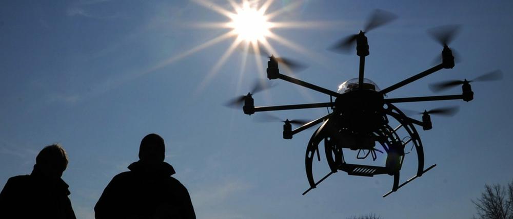 Drohnen dürfen künftig nicht mehr über Gefängnissen, Wohngebieten oder Kraftwerken fliegen.