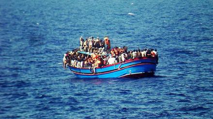 Immer wieder sinken Boote mit Flüchtlingen an Bord im Mittelmeer. 
