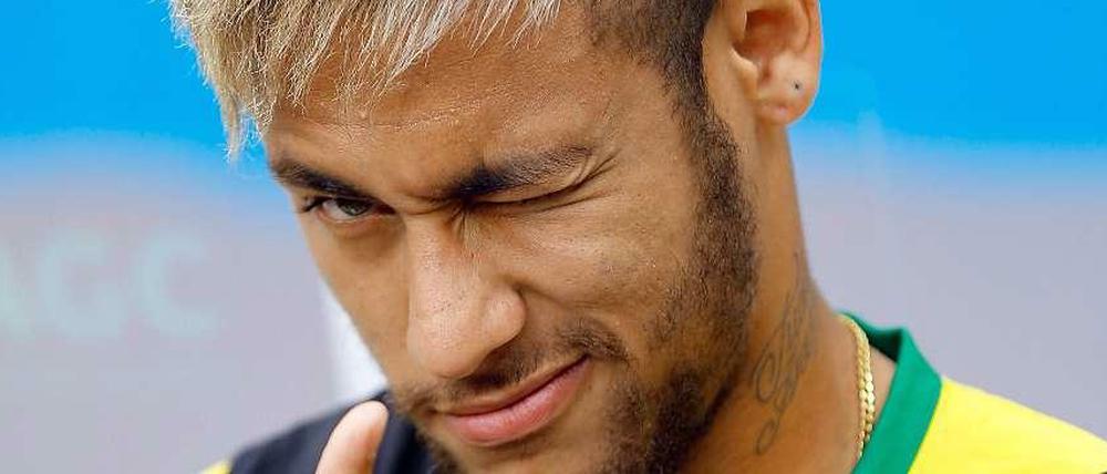 Kopf aus! Während dem Spiel mit dem Ball verlässt sich Neymar ganz auf seine Intuition.