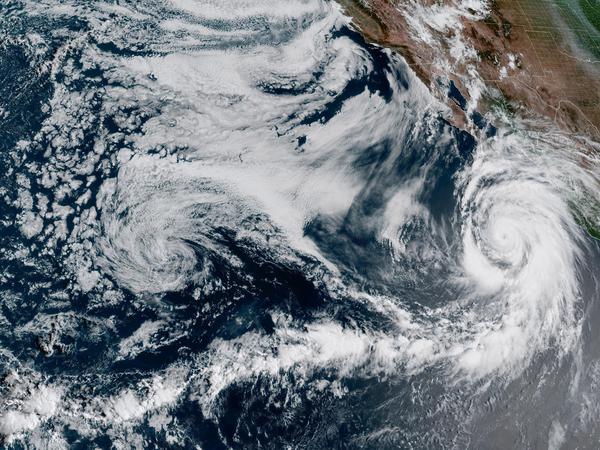 Der Pazifik-Hurrikan „Hilary“ vor der Nordwestküste Mexikos hat sich zu einem Sturm der Kategorie vier von fünf verstärkt.
