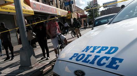 Ein Polizeiwagen an einem Tatort in New York (Symbolbild)