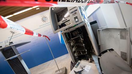 Ein gesprengter Geldautomat in Bayern. Die bundesweite Anzahl stieg 2020 auf ein Rekordhoch.