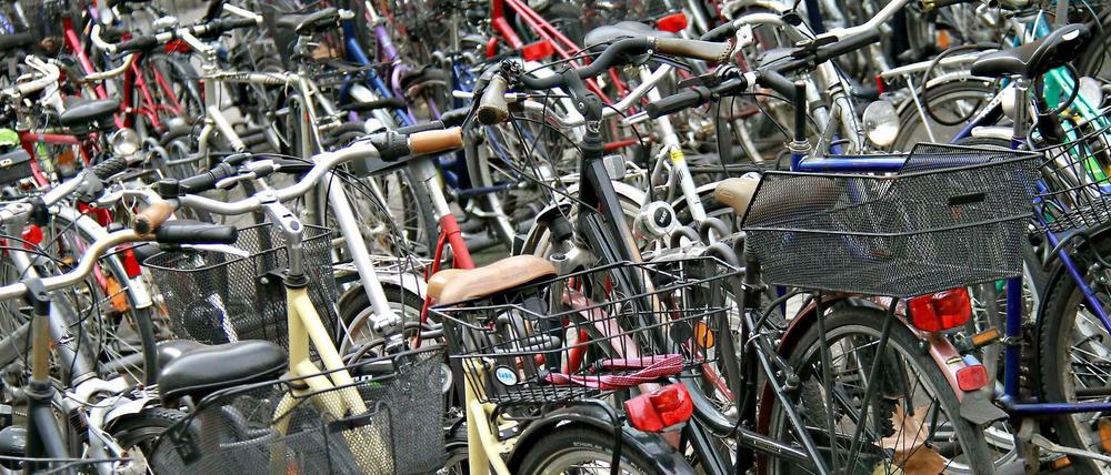 In Großstädten steigen immer mehr Deutsche aufs Fahrrad um.