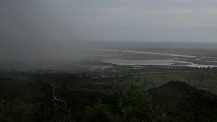 Regen als Vorhut des tropischen Wirbelsturms Idai zieht über Mosambik.