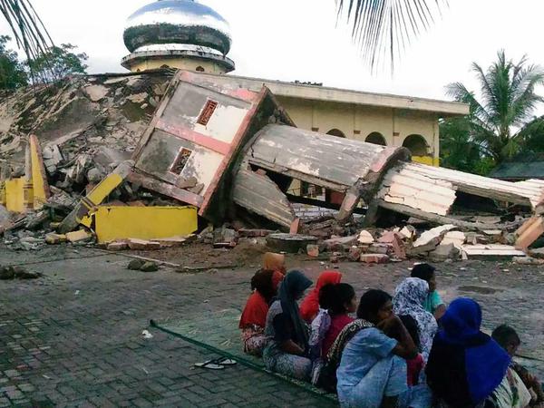 Zerstörerischer Erdstoß: Trümmer einer Moschee in Indonesien
