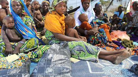 Notlage. In einem Medizin- und Ernährungszentrum in Niger warten Kinder auf Behandlung. 