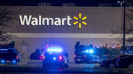 Bei einem Schusswaffenangriff in einem Walmart-Supermarkt im US-Bundesstaat Virginia sind mehrere Menschen getötet worden.