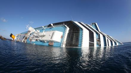 Das gekenterte Kreuzfahrtschiff "Costa Concordia".