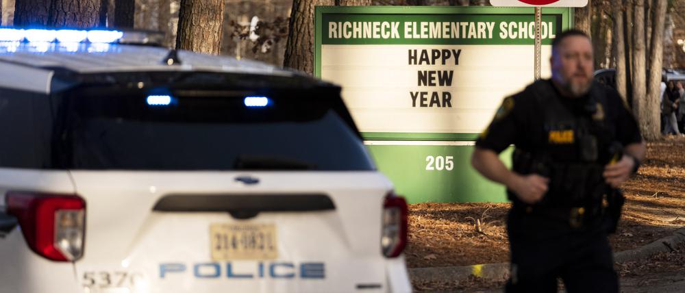 Ein sechsjähriger Schüler hat in seiner Grundschule im US-Bundesstaat Virginia auf seine Lehrerin geschossen.
