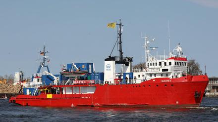 Das Schiff der Regensburger Hilfsorganisation Sea-Eye bietet Platz für die Erstversorgung geretteter Menschen. (Archivbild).