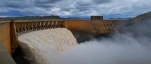 Mit Mega-Staudämmen – wie hier in Südafrika – wird Energie erzeugt.