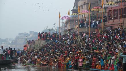 Auch für spirituelle Waschungen wird der Ganges von vielen Menschen genutzt.