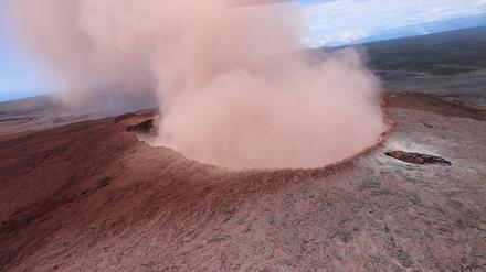 Der Kilauea Vulkan ist nach mehreren Erdbeben ausgebrochen.