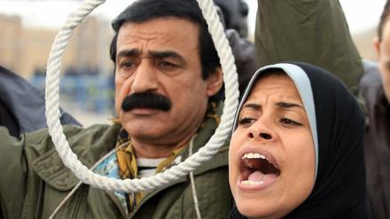 Protestierende in Kairo fordern den Tod des ehemaligen Machthabers Hosni Mubarak.