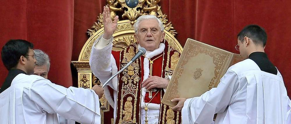 Der Papst wünscht "gesegnete und frohe Weihnachten".