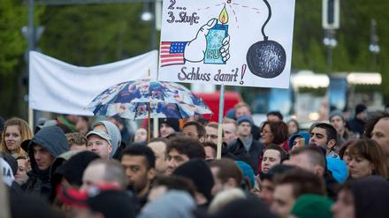 Montagsdemos der Verschwörungstheoretiker. An diesem Samstag findet eine bundesweite Demonstration in Berlin vor dem Schloss Bellevue statt.