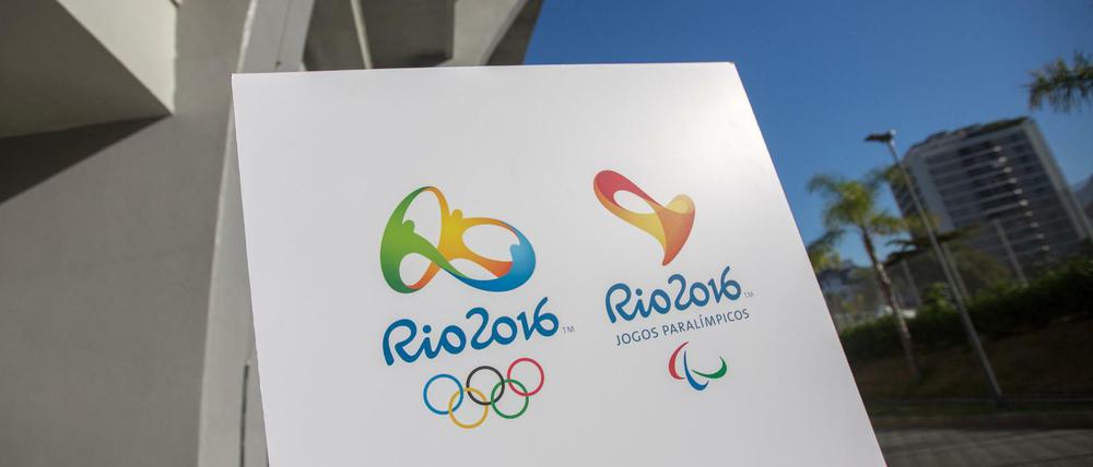 Ein Schild mit dem Logo der Olympischen Spiele 2016 in Rio.