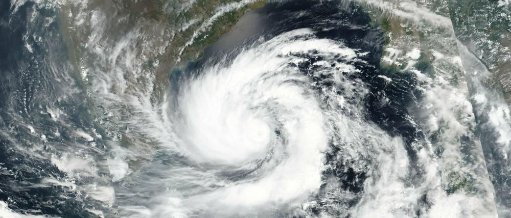 Zyklon „Amphan“ über dem Golf von Bengalen. Erwartet werden Windgeschwindigkeiten von bis 185 km/h und bis zu 15 Meter hohe Wellen. 