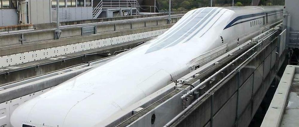 Die Magnetschwebezug Maglev schafft mehr als 600 Stundenkilometer - Weltrekord. 