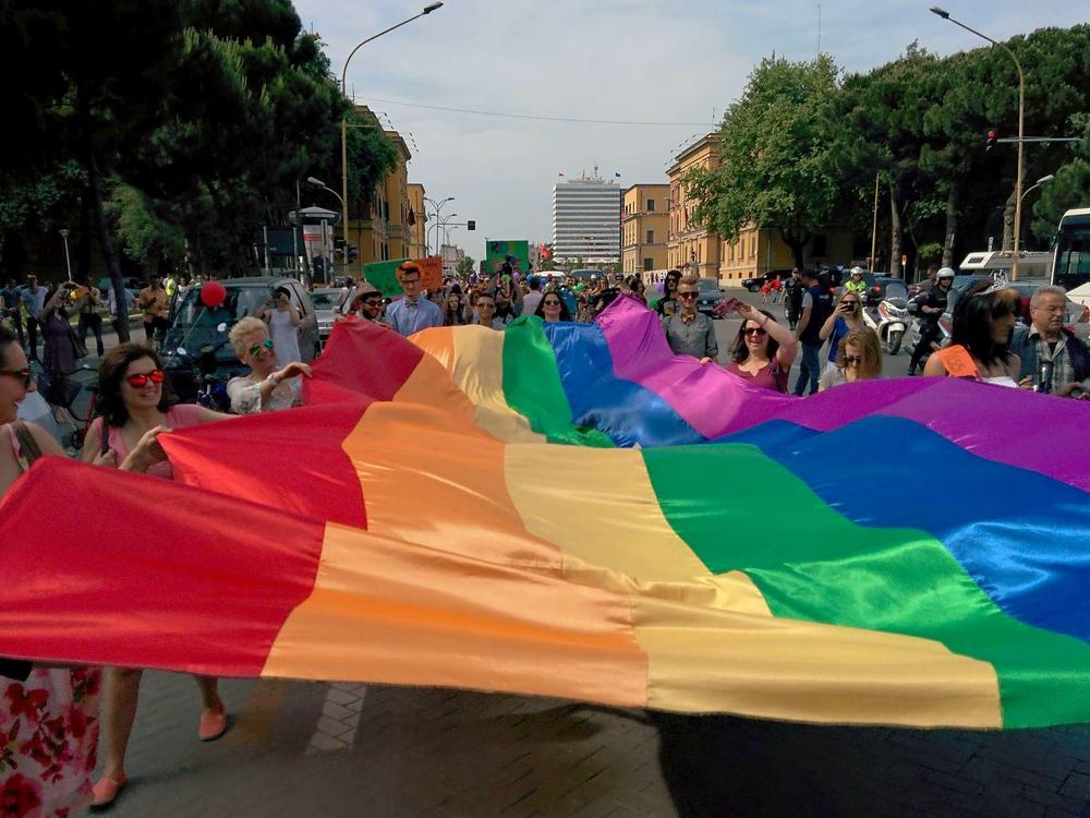 Schwul in Albanien Der erste, der das Schweigen bricht