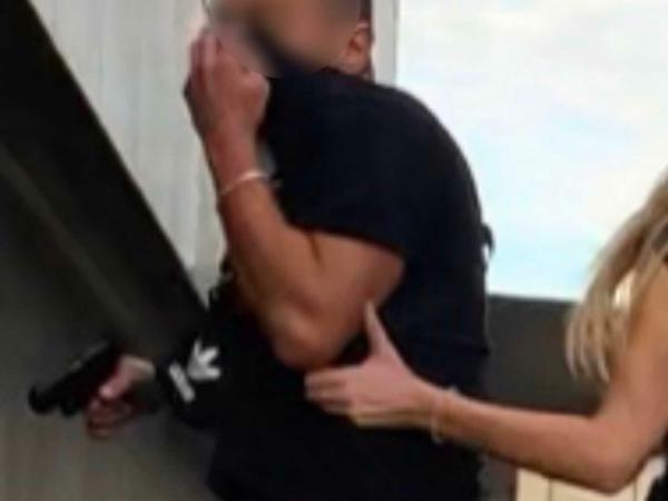Dieses Bild stammt aus dem Video des Opfers und zeigt die mutmaßlichen Täter*innen.