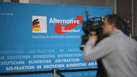 Der AfD-Fraktion steht per Satzung ein Sitz im Kuratorium der Hirschfeld-Stiftung zu.