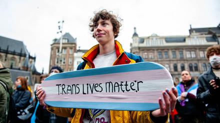 Eine Demonstration für trans Rechte.